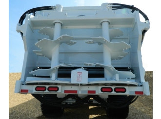 Самоходный разбрасыватель удобрений на базе грузового автомобиля